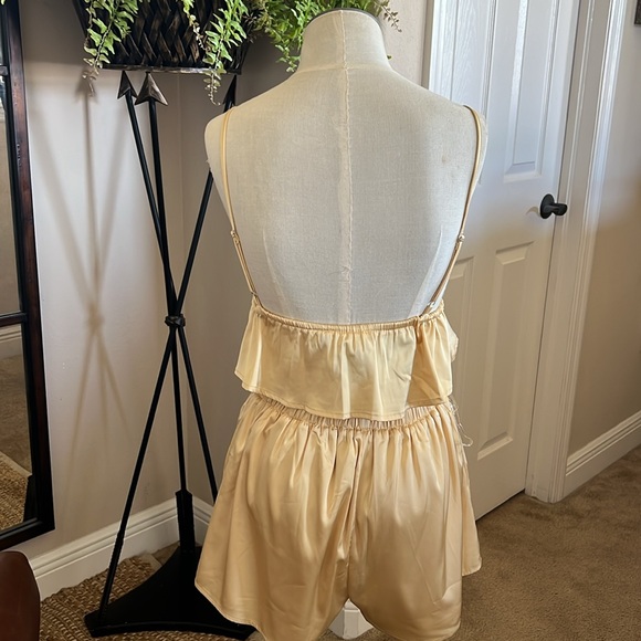 *New* Satin Lace Set - Picture 4 of 6